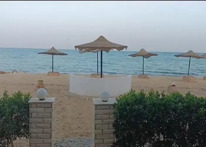 سياحي مكيف صف أول علي البحر مباشره ومكيف وبحديقه خاصه Aparthotel Ras Sedr