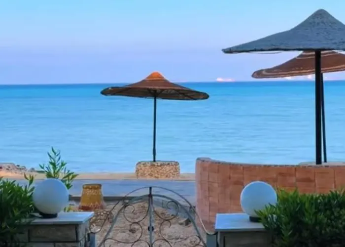 سياحي مكيف صف أول علي البحر مباشره ومكيف وبحديقه خاصه Aparthotel